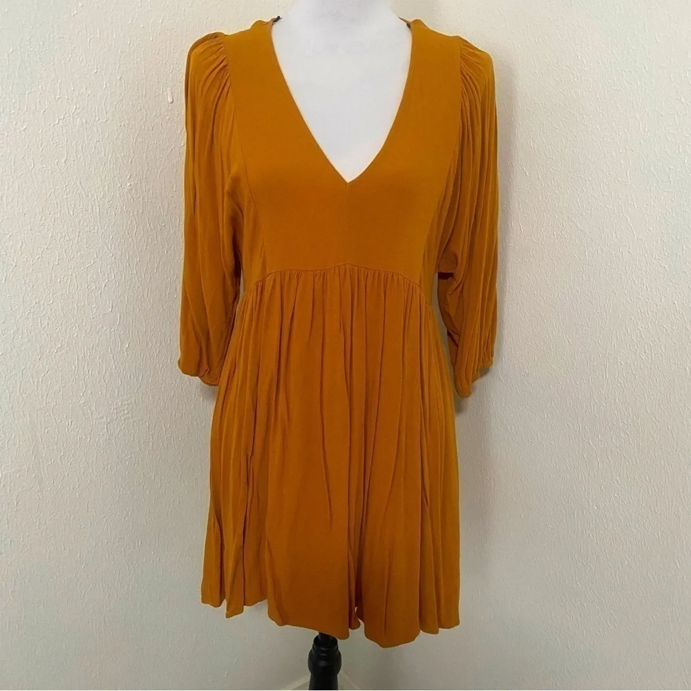 Forever 21 Women’s V-Neck Puffy 3/4 Sleeve Mini Dress Size Medium Color Mustard